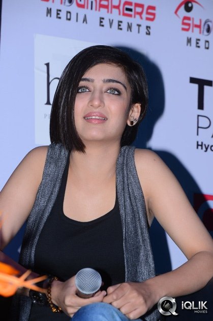 Akshara-Haasan-at-Shamitabh-Movie-Press-Meet